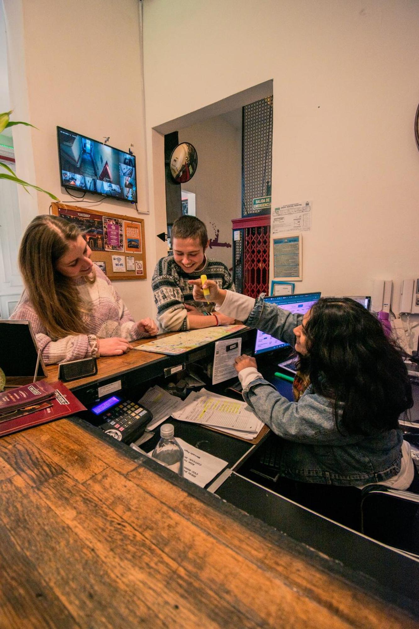 בואנוס איירס Ideal Social Hostel מראה חיצוני תמונה